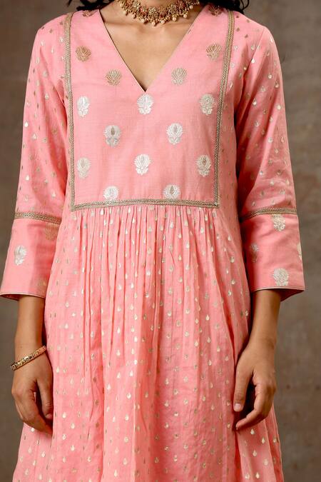 Shop_Bbaawri_Peach Banarasi Chanderi Woven Tear Drop V Neck Floral Butta Kurta Set _Online_at_Aza_Fashions