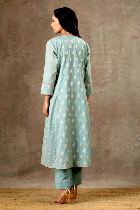 Bbaawri Tear Drop Woven Kurta Pant Set 