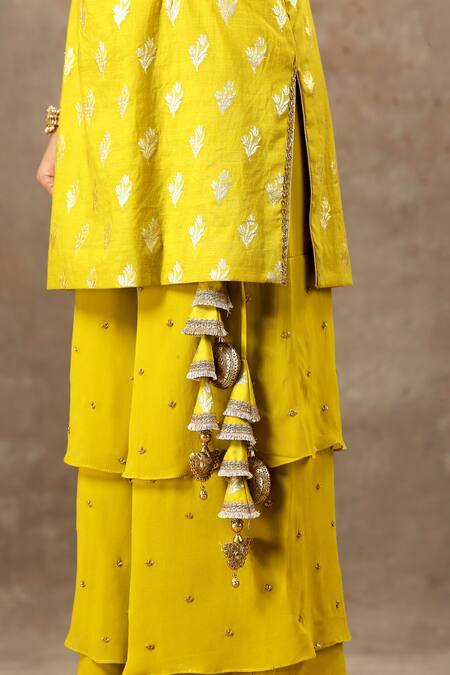 Bbaawri_Yellow Banarasi Chanderi Woven Bouquet Round Kurta Sharara Set _at_Aza_Fashions