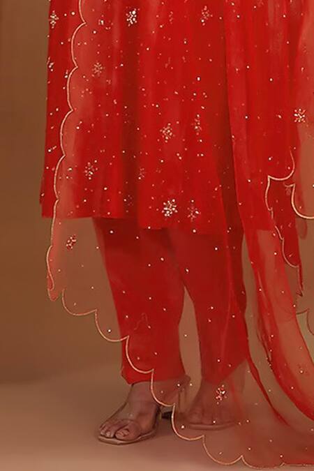 Bbaawri Red Pure Chanderi Silk Embroidery Thread V Neck Scattered Sequin Work Kurta Set Online at Aza Fashions Bbaawri_Red Pure Chanderi Silk Embroidery Thread V Neck Scattered Sequin Work Kurta Set _Online_at_Aza_Fashions