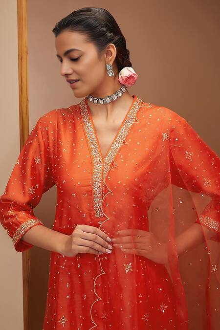 Buy Bbaawri Red Pure Chanderi Silk Embroidery Thread V Neck Scattered Sequin Work Kurta Set Online at Aza Fashions Buy_Bbaawri_Red Pure Chanderi Silk Embroidery Thread V Neck Scattered Sequin Work Kurta Set _Online_at_Aza_Fashions