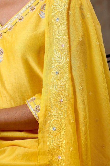 Buy_Bbaawri_Yellow Silk, Sequins, Embroidery Handloom Floral Kurta Set 