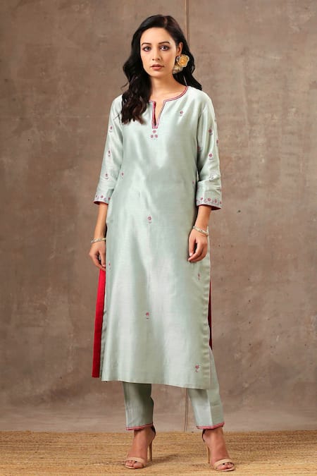 Bbaawri_Green Pure Handloom Chanderi Silk Embroidery Thread Floral Placement Kurta Set _Online_at_Aza_Fashions