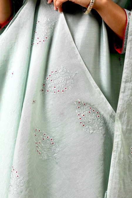 Shop_Bbaawri_Green Pure Handloom Chanderi Silk Embroidery Thread Floral Placement Kurta Set 