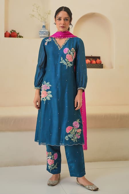 Pita Nila Jehan Hand Embroidered Kurta Pant Set 