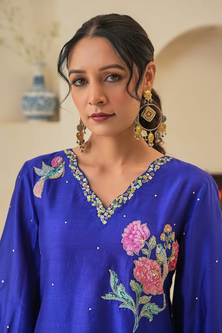 Buy_Pita Nila_Blue Chanderi, Tissue Embroidery V-neck Jehan Kurta Pant Set _Online_at_Aza_Fashions