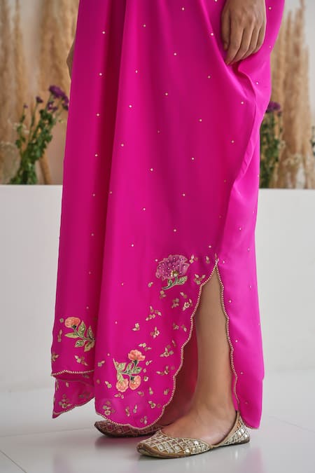Pita Nila Magenta Silk Sequins, Cut Work V-neck Ariana Hand Embroidered Kaftan Online at Aza Fashions Pita Nila_Magenta Silk Sequins, Cut Work V-neck Ariana Hand Embroidered Kaftan _Online_at_Aza_Fashions