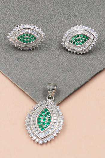 Sangeeta Boochra Stone Studded Pendant Set 