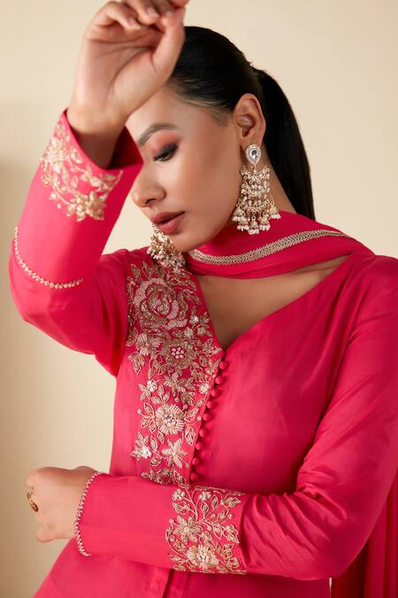 Shop_Suruchi Parakh_Pink Crepe, Chiffon Sequins V-neck Hand Embroidered Kurta Pant Set _Online_at_Aza_Fashions