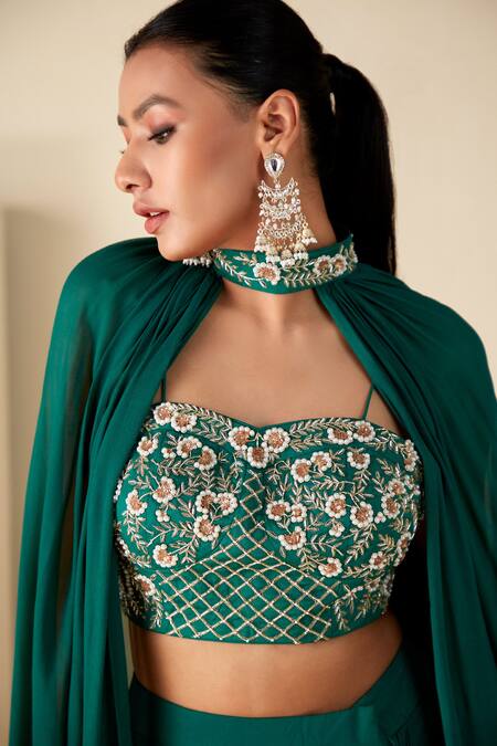 Suruchi Parakh_Green Georgette Embroidery Sweetheart Neckline Collar Cape Draped Skirt Set _at_Aza_Fashions