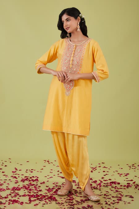 Preeti S Kapoor Bloom Yoke Embroidered Kurta With Samosa Pant 