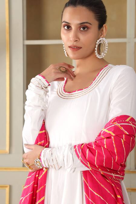 Buy_Pomcha Jaipur_White Cotton Gota Patti Round Neck Saadgi Work Anarkali Set _Online_at_Aza_Fashions