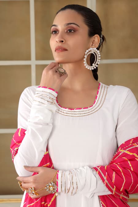Shop_Pomcha Jaipur_White Cotton Gota Patti Round Neck Saadgi Work Anarkali Set _Online_at_Aza_Fashions