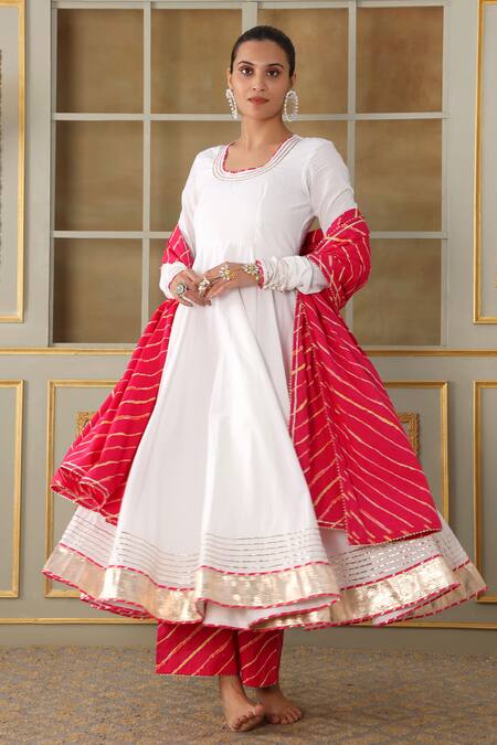 Pomcha Jaipur_White Cotton Gota Patti Round Neck Saadgi Work Anarkali Set _at_Aza_Fashions