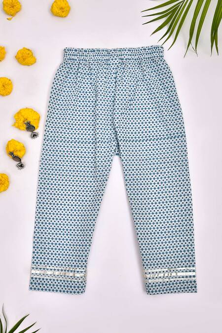 Yuvraani Jaipur_White Cotton, Net Embroidery, Gota Patti Floral Print Tiered Kurta Pant Set _Online_at_Aza_Fashions