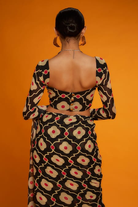 Ranbir Mukherjee Calcutta_Black Viscose Printed Floral Sweetheart Saree With Ruched Blouse _at_Aza_Fashions