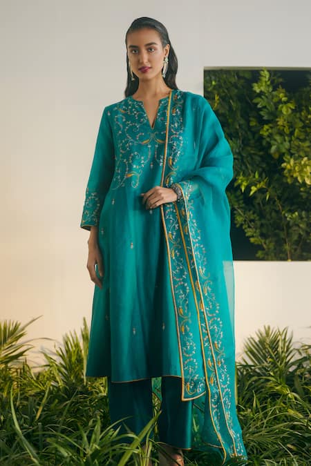 Shikha Mehta Blue Silk Chanderi Embroidered Thread Round V Aarohi Kurta Pyjama Set