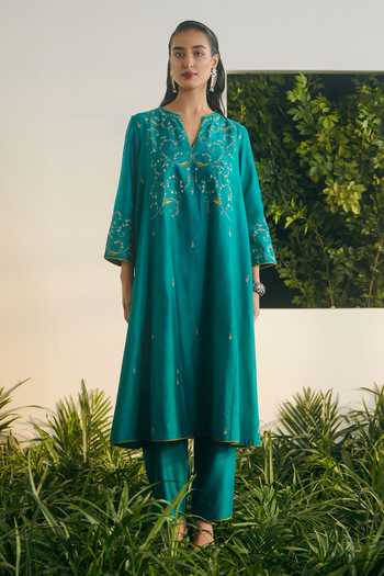 Shikha Mehta_Blue Silk Organza, Silk, Chanderi Embroidery Round Neck Aarohi Kurta Pyjama Set _at_Aza_Fashions