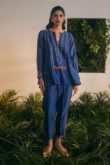 Shikha Mehta Blue Silk Chanderi Embroidered Thread Round V Ima Flared Top And Pant Set 