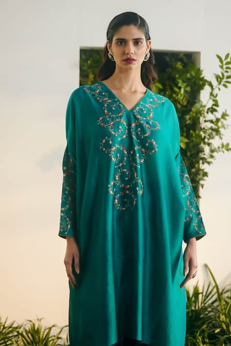 Shikha Mehta_Green Silk, Chanderi Embroidery V-neck Meher Kaftan Tunic Pant Set _Online_at_Aza_Fashions