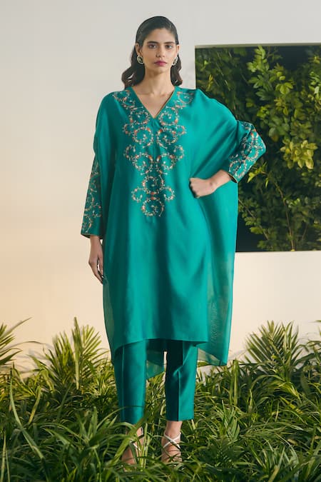 Buy_Shikha Mehta_Green Silk, Chanderi Embroidery V-neck Meher Kaftan Tunic Pant Set _Online_at_Aza_Fashions