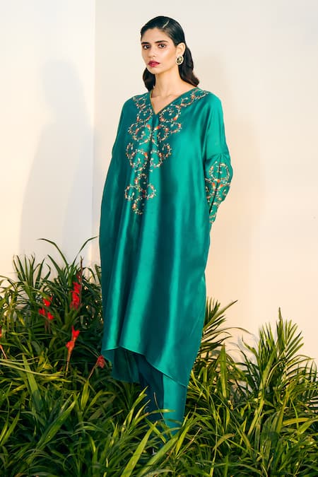 Shikha Mehta_Green Silk, Chanderi Embroidery V-neck Meher Kaftan Tunic Pant Set _at_Aza_Fashions