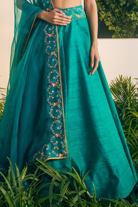 Shop_Shikha Mehta_Green Organza, Embroidery Sweetheart Roop Blouse Raw Lehenga Set _Online_at_Aza_Fashions