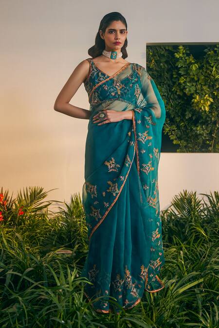 Shikha Mehta_Blue Organza, Embroidery Sweetheart Neck Zina Saree With Blouse _Online_at_Aza_Fashions