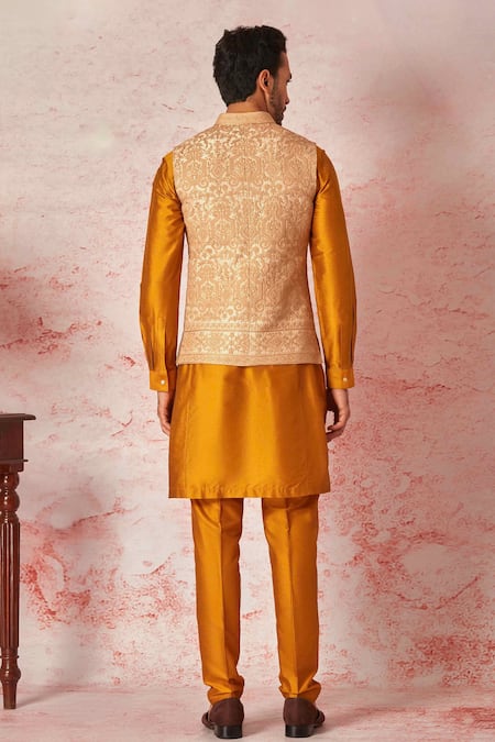 Shop Asuka Beige Silk Embroidery, Zari, Diamonds Ornamental Jaal Bundi Set at Aza Fashions Shop_Asuka_Beige Silk Embroidery, Zari, Diamonds Ornamental Jaal Bundi Set _at_Aza_Fashions