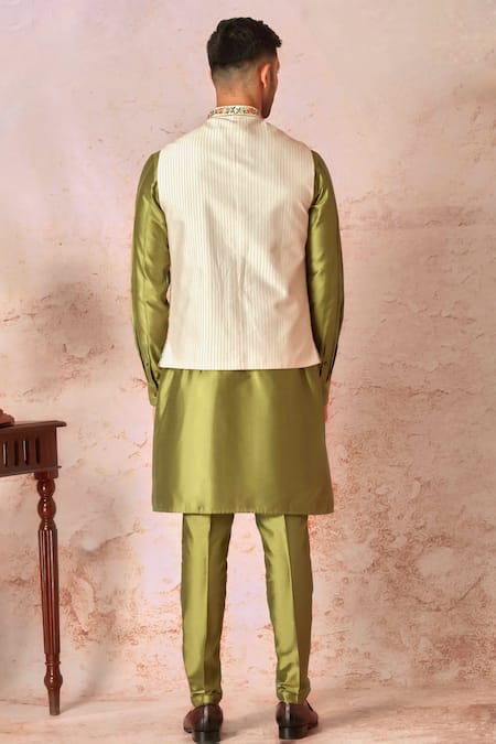 Asuka Floral Cluster Embroidered Bundi Set 