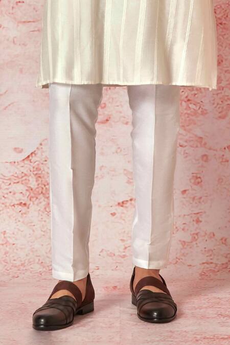 Asuka_Off White Silk Embroidery Calligraphy Quilted Bundi Kurta Set _Online_at_Aza_Fashions