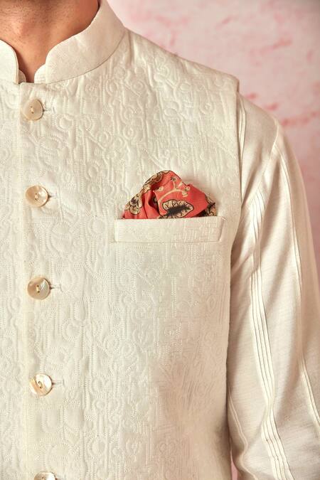 Buy_Asuka_Off White Silk Embroidery Calligraphy Quilted Bundi Kurta Set _Online_at_Aza_Fashions