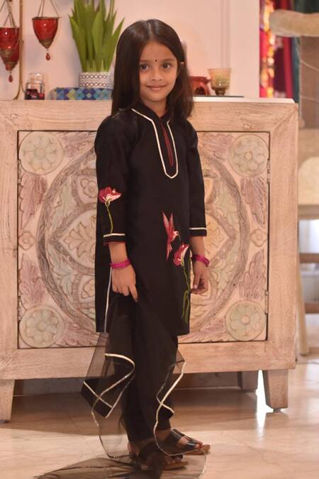 Mamma Plz_Black Handloom Cotton, Chanderi, Cotton, Net Embroidery Hummingbird Kurta Set _Online_at_Aza_Fashions