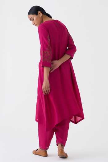 Shop Dot Pink Cotton, Silk Embroidery Round Neck Inara Sleeve Floral Kurta And Pant Set at Aza Fashions Shop_Dot_Pink Cotton, Silk Embroidery Round Neck Inara Sleeve Floral Kurta And Pant Set _at_Aza_Fashions
