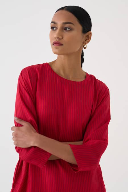 Shop_Dot_Pink Hemp, Silk Round Neck Iris Striped Print Kurta And Pant Set _Online_at_Aza_Fashions