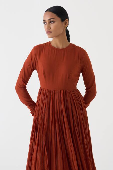 Shop Dot Brown Cotton Round Neck Ghoomar Solid Anarkali Online at Aza Fashions Shop_Dot_Brown Cotton Round Neck Ghoomar Solid Anarkali _Online_at_Aza_Fashions