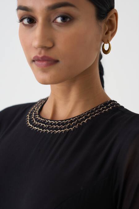 Buy_Dot_Black Cotton Zari Round Neck Amrita Anarkali With Dupatta 