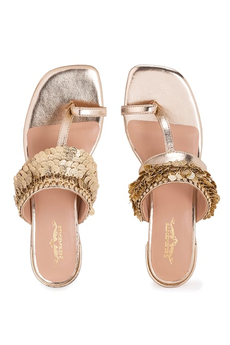 Buy 5elements Gold Beads Aurora Coin Embellished Kolhapuri Heels Buy_5elements_Gold Beads Aurora Coin Embellished Kolhapuri Heels