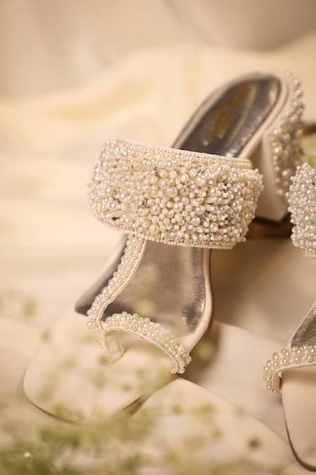 Shop 5elements White Pearl Linus Embellished Kolhapuri Heels at Aza Fashions Shop_5elements_White Pearl Linus Embellished Kolhapuri Heels _at_Aza_Fashions