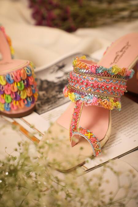 Buy 5elements Peach Stone Orion Embellished Kolhapuri Heels Buy_5elements_Peach Stone Orion Embellished Kolhapuri Heels
