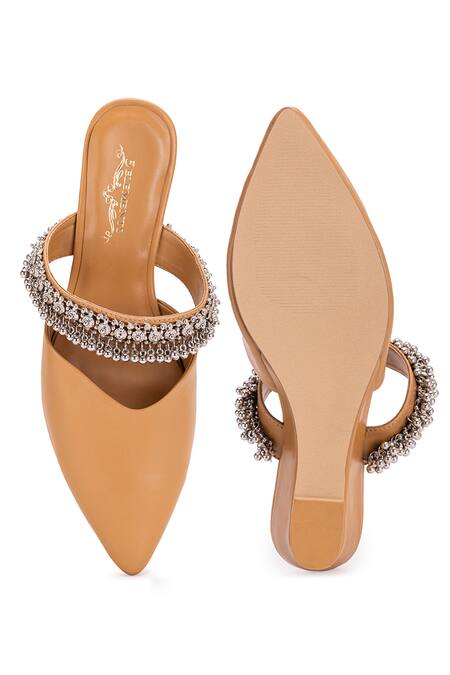 Shop 5elements Beige Ghungroo Akali Peacock Embellished Mule Heels Shop_5elements_Beige Ghungroo Akali Peacock Embellished Mule Heels