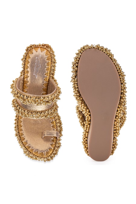 Shop 5elements Gold Gota Patti Asteria Ghungroo Embellished Kolhapuri Wedges at Aza Fashions Shop_5elements_Gold Gota Patti Asteria Ghungroo Embellished Kolhapuri Wedges _at_Aza_Fashions