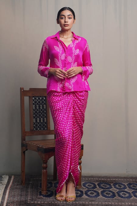 Dyelogue Pink Gabardine, Silk Embroidery Hanoi Bandhani Shirt With Pull String Skirt