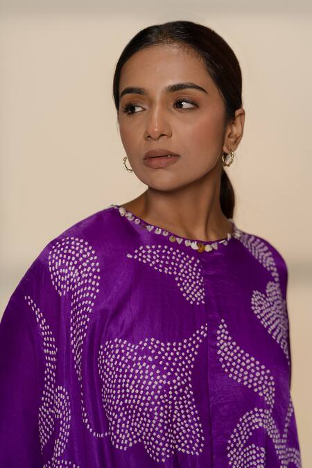 Shop Dyelogue Purple Gingham, Silk Round Neck Ikebana Bandhani Tulip Kurta With Dhoti Pant Online at Aza Fashions Shop_Dyelogue_Purple Gingham, Silk Round Neck Ikebana Bandhani Tulip Kurta With Dhoti Pant _Online_at_Aza_Fashions