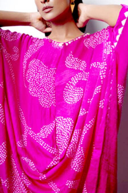 Dyelogue Pink Gingham, Silk Round Neck Ikebana Bandhani Bloom Kurta With Dhoti Pant Online at Aza Fashions Dyelogue_Pink Gingham, Silk Round Neck Ikebana Bandhani Bloom Kurta With Dhoti Pant _Online_at_Aza_Fashions