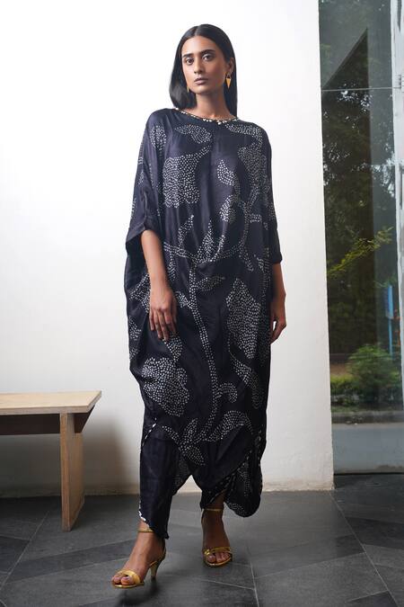 Dyelogue Black Gingham, Silk Round Neck Ikebana Bandhani Flora Kurta With Dhoti Pant Online at Aza Fashions Dyelogue_Black Gingham, Silk Round Neck Ikebana Bandhani Flora Kurta With Dhoti Pant _Online_at_Aza_Fashions