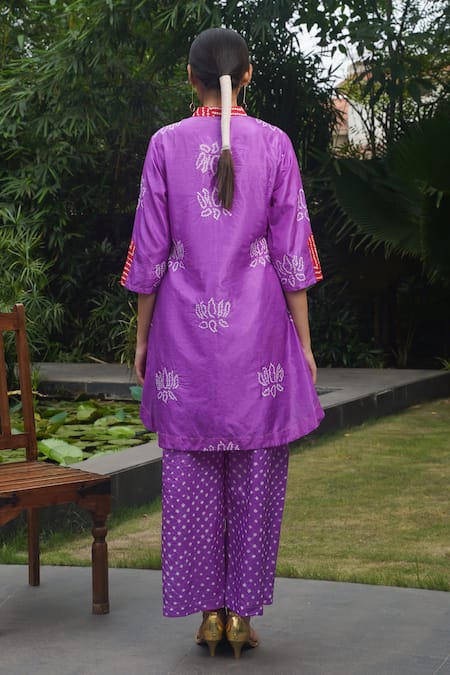 Dyelogue Lotus Bandhani Motif Kurta With Pant 