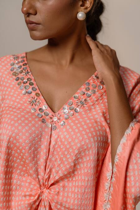 Buy_Dyelogue_Peach Gingham Metallic Thread, Sakura Printed Kurta And Straight Palazzo Set _Online_at_Aza_Fashions