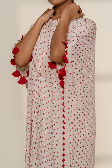 Shop_Dyelogue_White Gingham Tassels Round Neck Bandhani Print Front Knot Kaftan _Online_at_Aza_Fashions