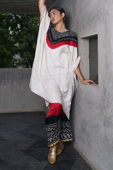 Dyelogue Bandhani Print Kaftan & Pant Set 